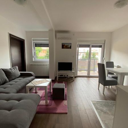Dom Apartmani Kragujevac Zewnętrze zdjęcie